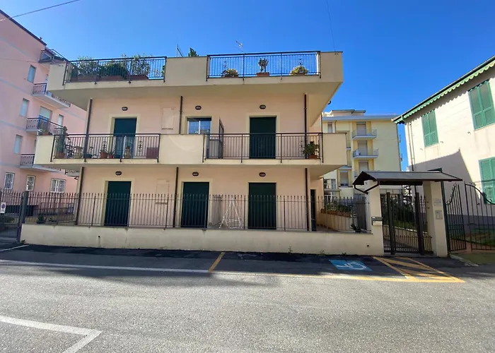 Bilocale Marina A Pochi Passi Dal Mare Di Lägenhet *