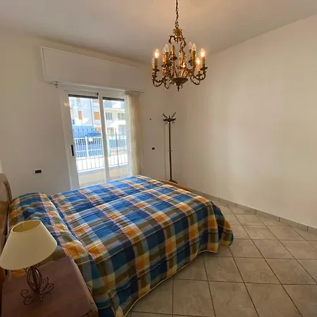 Bilocale Marina A Pochi Passi Dal Mare Di *